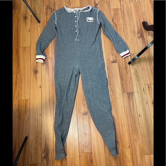 Roots Other - Roots onesie fits kids size 12-14